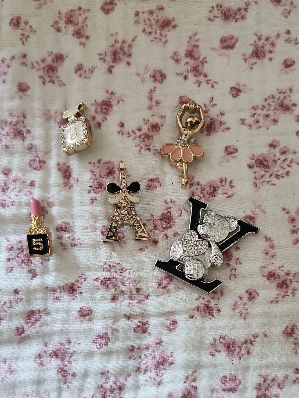 Cute Mixed Fashion Croc/Bogg Bag Charms - Pink, Gold, Black, Silver